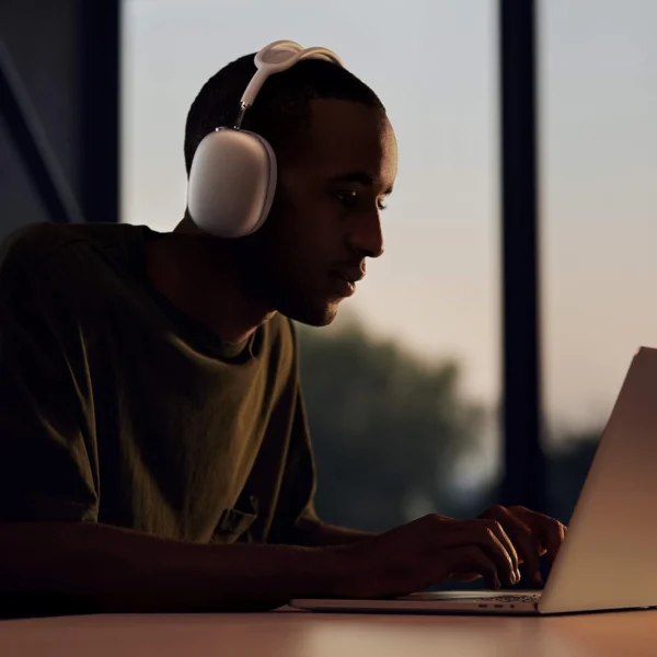AirPods Max - Image 5